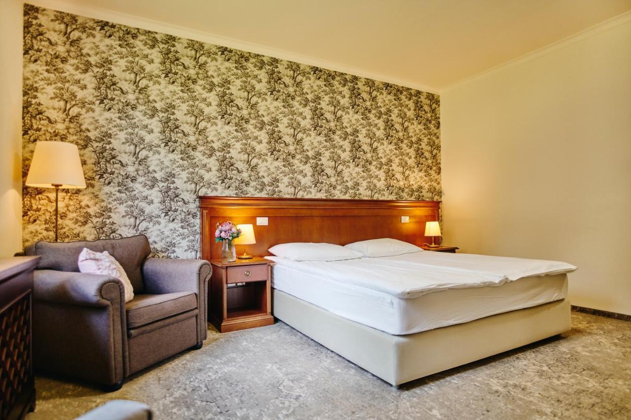 Mokrice Castle Estate Hotel Obrezje ภายนอก รูปภาพ