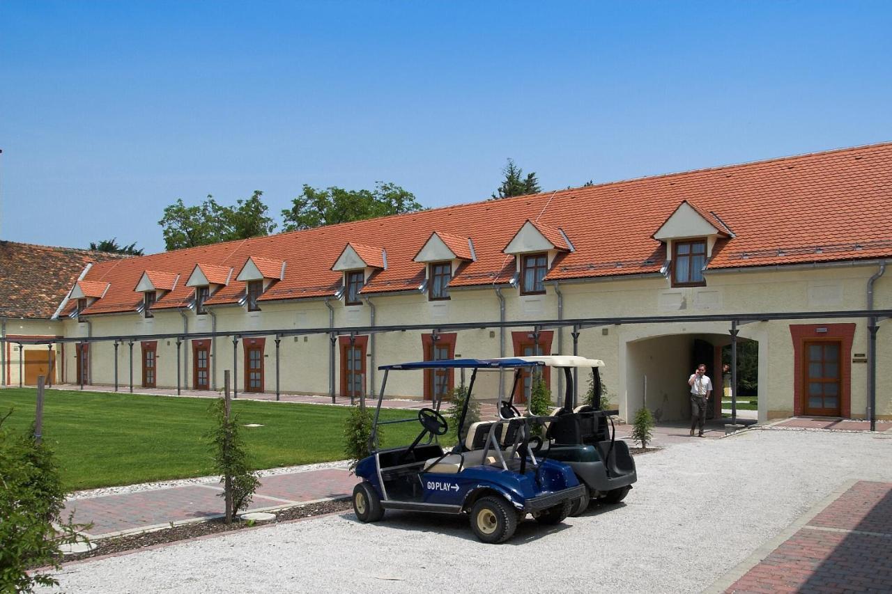 Mokrice Castle Estate Hotel Obrezje ภายนอก รูปภาพ
