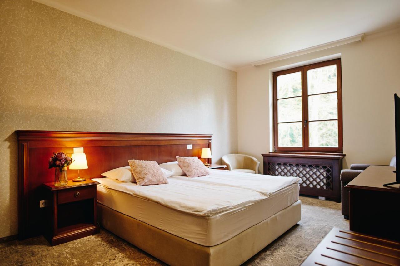 Mokrice Castle Estate Hotel Obrezje ภายนอก รูปภาพ