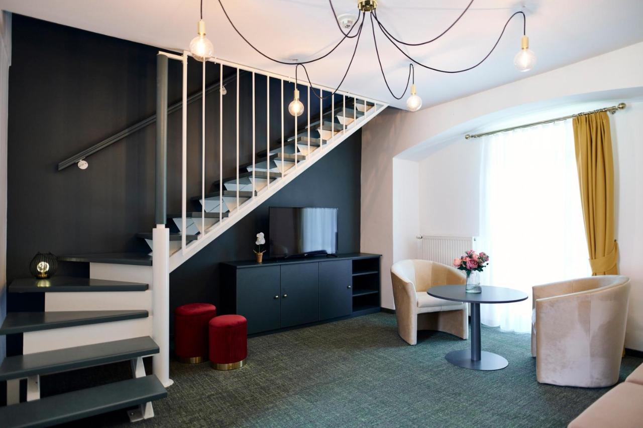 Mokrice Castle Estate Hotel Obrezje ภายนอก รูปภาพ