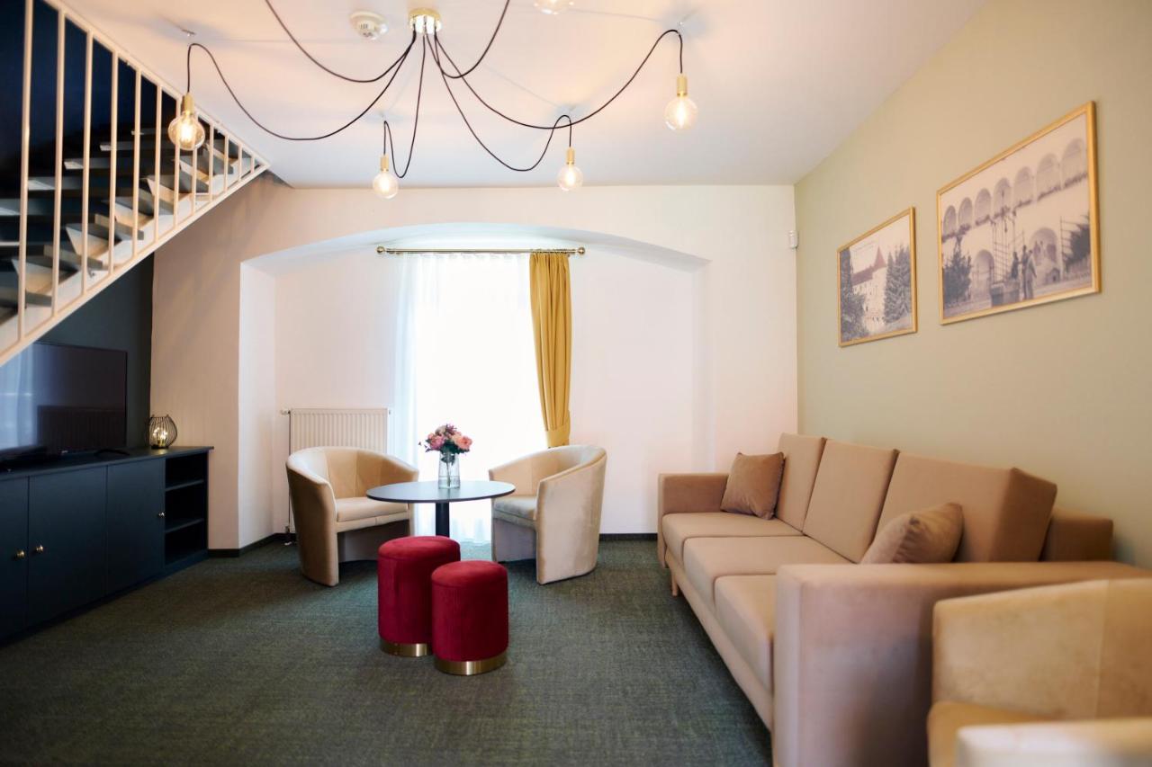 Mokrice Castle Estate Hotel Obrezje ภายนอก รูปภาพ